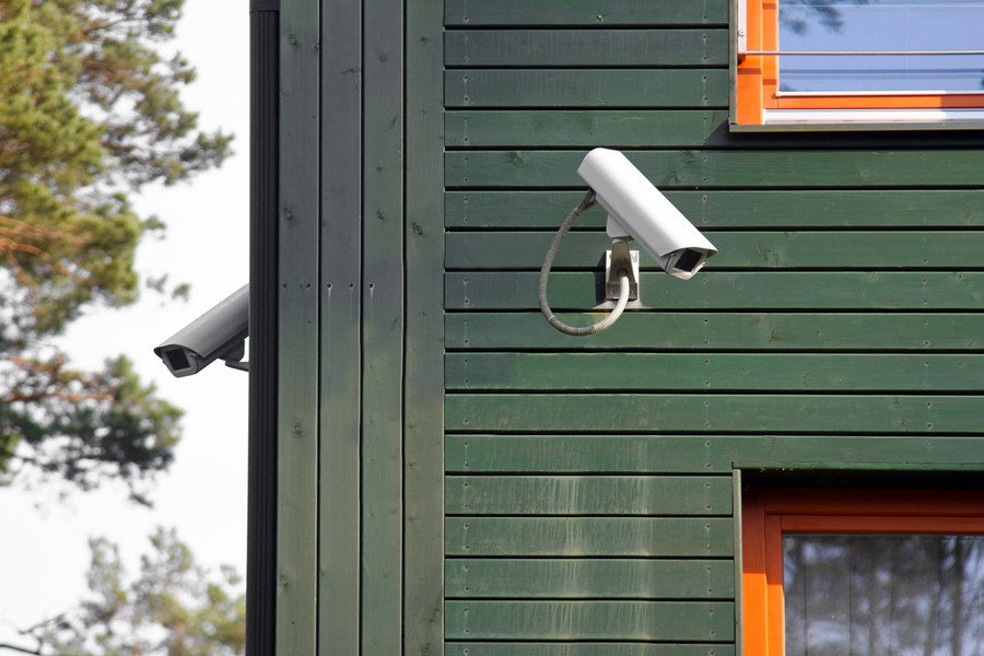 does-my-home-need-a-smart-security-camera-system